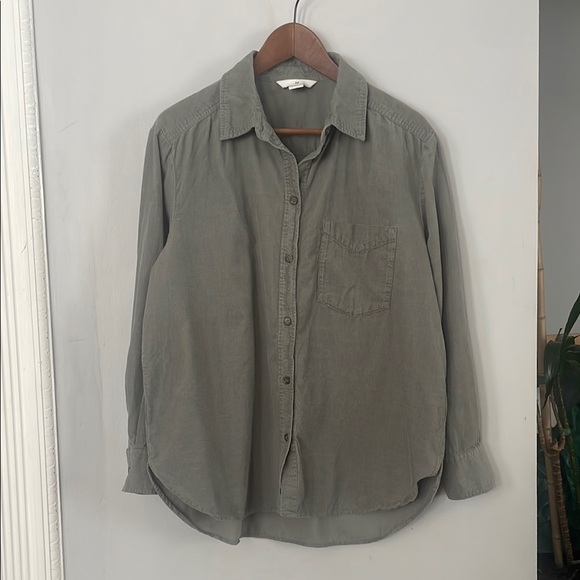 H&M Corduroy Olive Button-Up Shirt Sz Medium - Picture 1 of 5